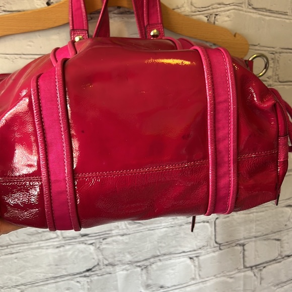 coach poppy daisy liquid glam gloss berry patent leather spotlight shoulder bag - Picture 6 of 13